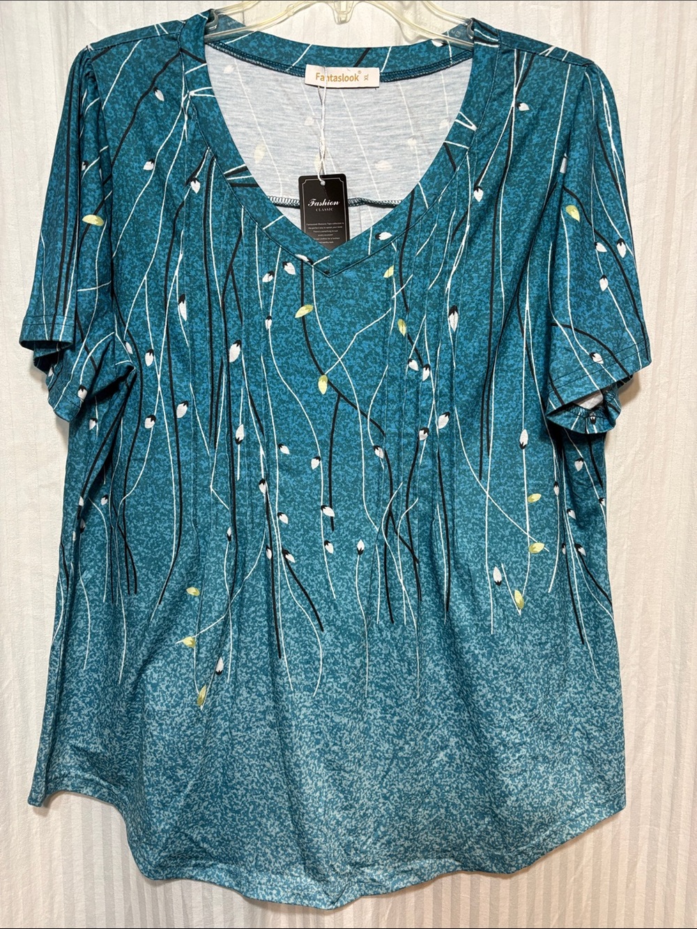Fantaslook Women’s Teal Short-Sleeve V-Neck Top